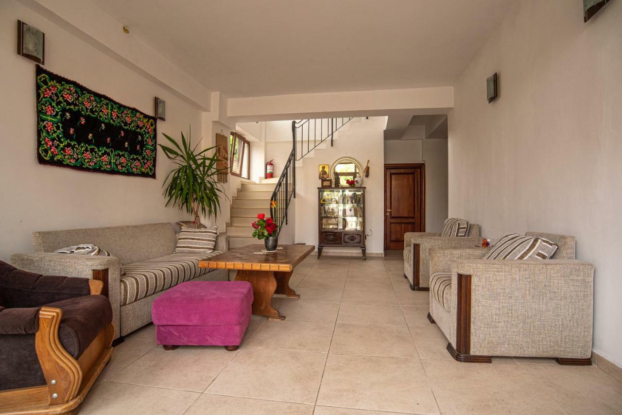 La Papu Si Maia Hotel เอโฟรีเอซูด ภายนอก รูปภาพ