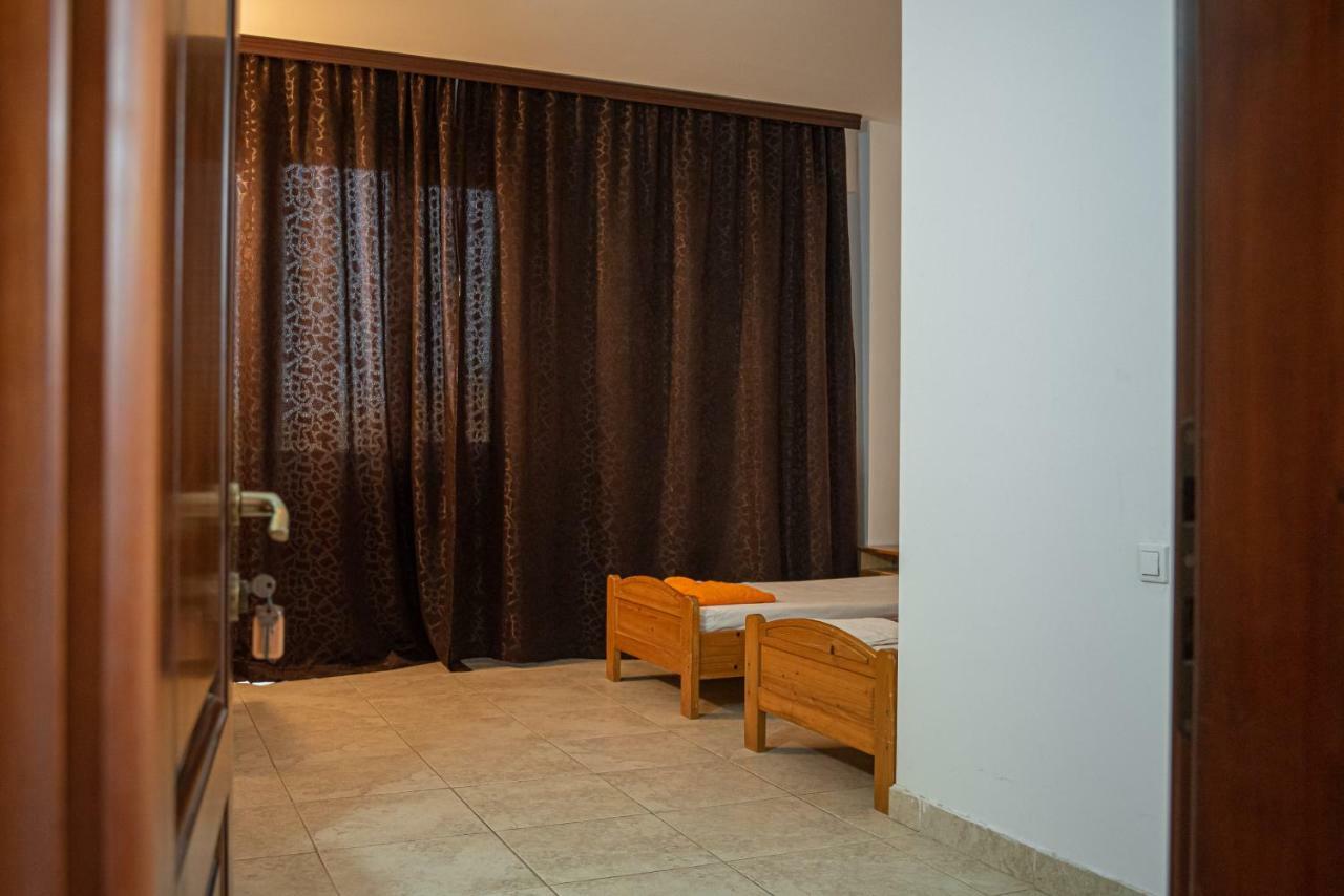 La Papu Si Maia Hotel เอโฟรีเอซูด ภายนอก รูปภาพ