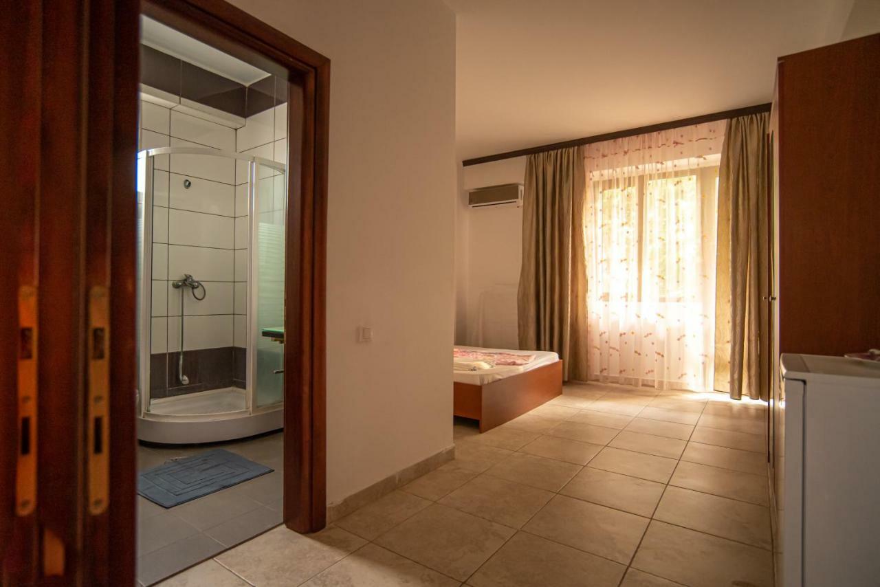 La Papu Si Maia Hotel เอโฟรีเอซูด ภายนอก รูปภาพ