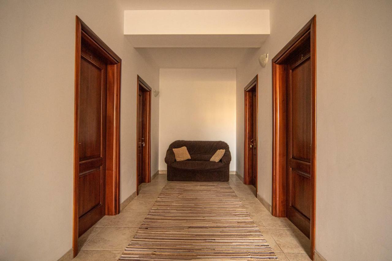 La Papu Si Maia Hotel เอโฟรีเอซูด ภายนอก รูปภาพ